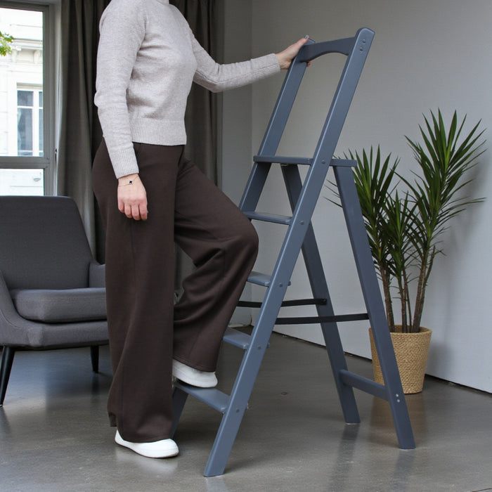 High Wooden Folding step ladder with 5 steps